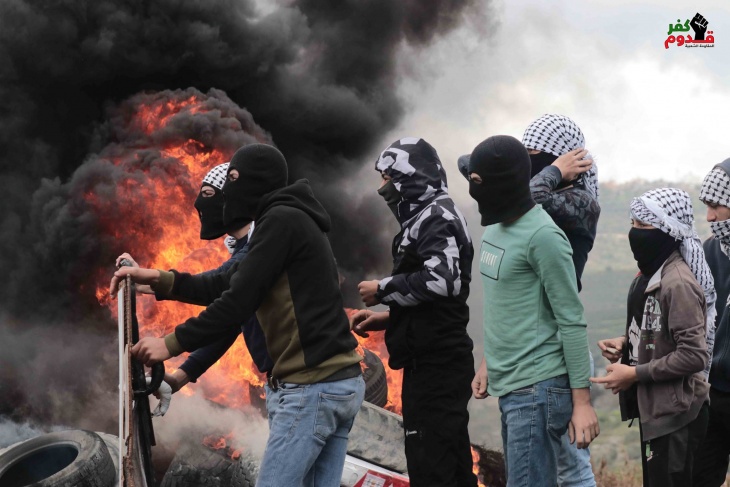 اصابة فتى بقنبلة والعشرات بالاختناق خلال قمع الاحتلال لمسيرة كفر قدوم