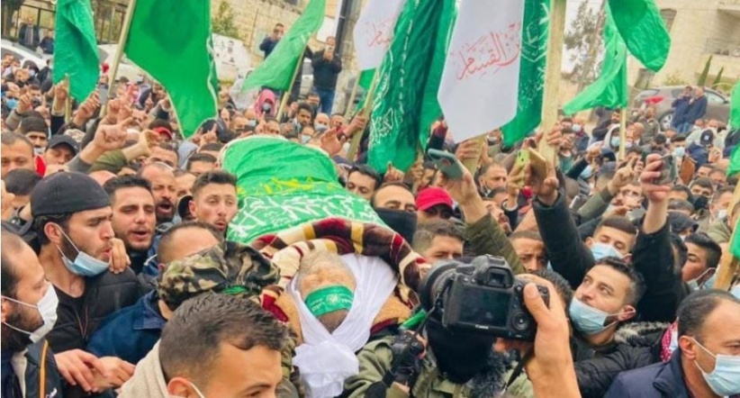 حماس: التشييع الحاشد لجثمان القائد البرغوثي استفتاء على شعبية ونهج المقاومة 