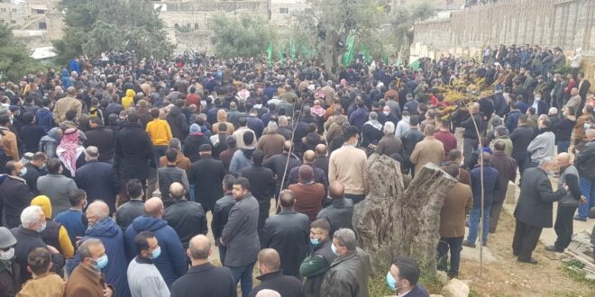 رام الله تودّع القيادي في حركة حماس عمر البرغوثي بجنازة مهيبة