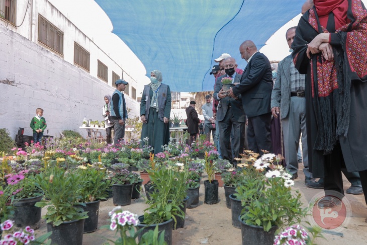 رئيس بلدية غزة يفتتح بازار &quot;ربيع بلادي&quot; إحياءً ليوم الأرض