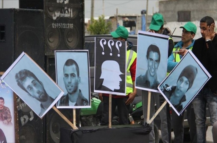 معاريف: التسوية الحقيقية مع حماس لن تتم بدون صفقة تبادل