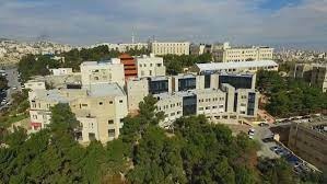 عائلة حمايل تستنكر إجراء جامعة القدس بحق ابنها الدكتور مجدي حمايل