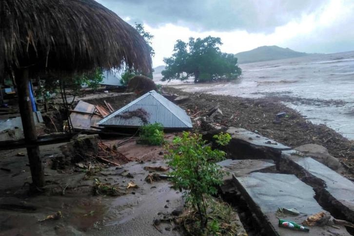 68 قتيلا على الأقل و70 مفقودا جراء إعصار &quot;سيروجا&quot; في إندونيسيا