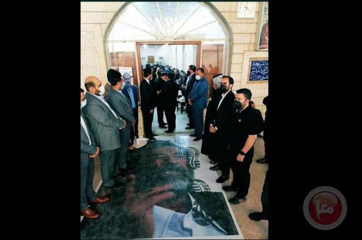 صورة مهينة لصدام حسين في مجلس عزاء قاض حاكمه