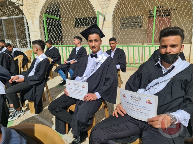 مدرسة حكمت تحتفل بتخريج الفوج الـ20 من طلبة الثانوية