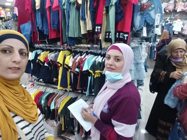 دائرة المرأة بنقابات عمال فلسطين تنفذ زيارات لمواقع العمل