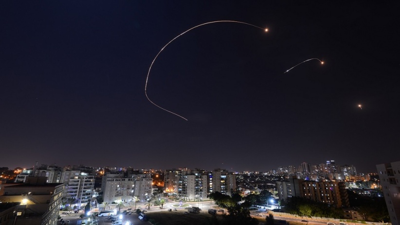 إطلاق 6 صواريخ.. الاحتلال يقصف إهدافا في القطاع 