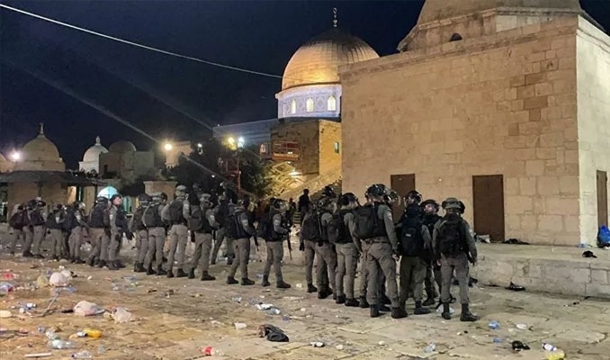 حماس تحذر إسرائيل: الاقتراب من القدس لعب بالنار