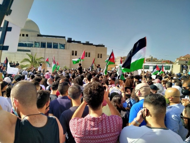 وقفة حاشدة قرب سفارة إسرائيل بالأردن