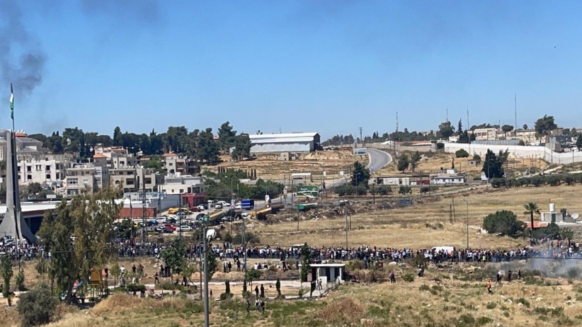 فيديو-  مواجهات عقب انطلاق مسيرات بالضفة والداخل نصرة للقدس ودعما لغزة