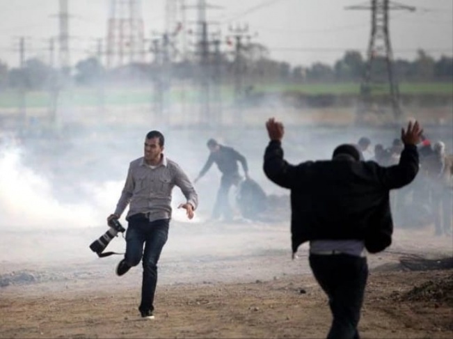 (35) انتهاكا احتلاليا بحق الصحفيين الفلسطينيين خلال أيلول 2021