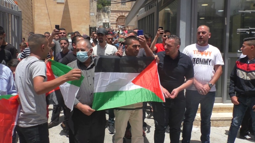 احتجاجا على منع رفع الآذان - انطلاق مسيرة من الحرم الإبراهيمي في الخليل
