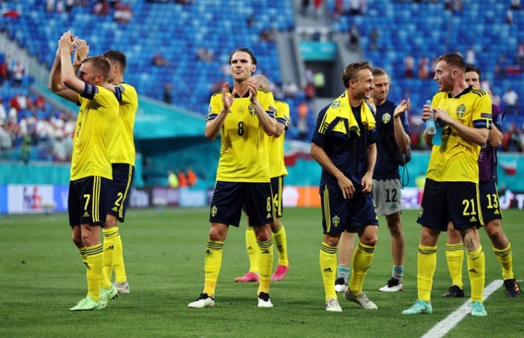 السويد تتصدر المجموعة الخامسة بعد فوز مثير 3-2 على بولندا