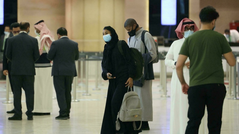 كورونا.. السعودية تعلق رحلات السفر مع الإمارات