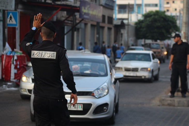 الشرطة بغزة تقرر منع الحفلات في الشوارع بعد الساعة العاشرة ليلا