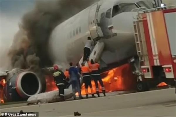 الرئيس يعزي نظيريه الروسي والفلبيني بضحايا حادثي تحطم طائرتين ببلادهما