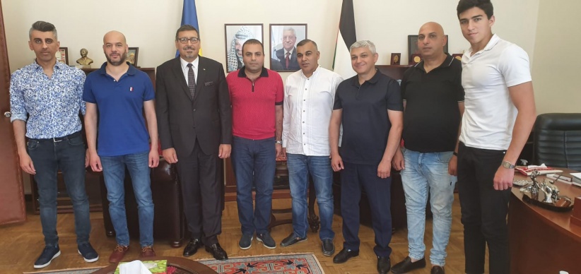 السفير الدجاني يستقبل الهيئة الإدارية الجديدة للجالية الفلسطينية في كييف