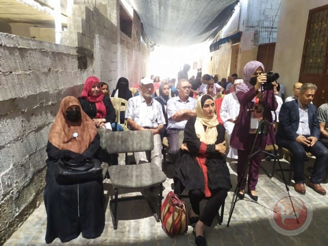 جمعية لو بطلنا نحلم تنظم معرض (كاميرا وكتاب) بخان يونس