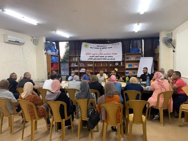 جمعية القمر تعقد اجتماعا لبحث تنظيم قطاع تأجير الفلل في اريحا 