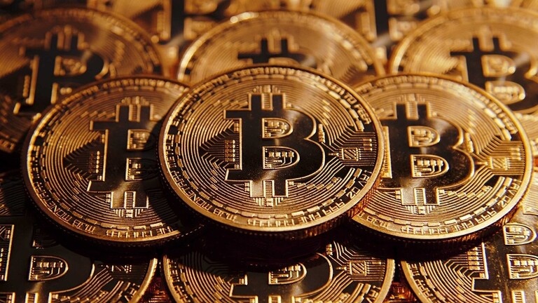 هبوط بيتكوين إلى 31.6 ألف دولار