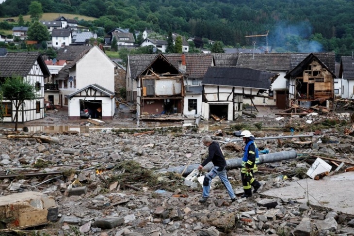 فيضانات أوروبا.. أكثر من 100 قتيل في ألمانيا 