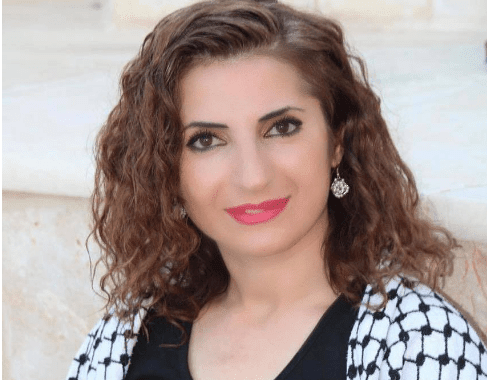مُفرَغة من الفرح.. ممتلئة بالقضية!