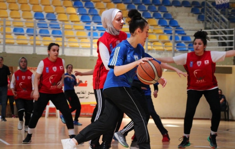 كرة السلة.. فتيات جمعية الشبان المسيحية وغزة الرياضي يتفوقن على&quot; تشامبيونز&quot; وأكاديمية النجوم