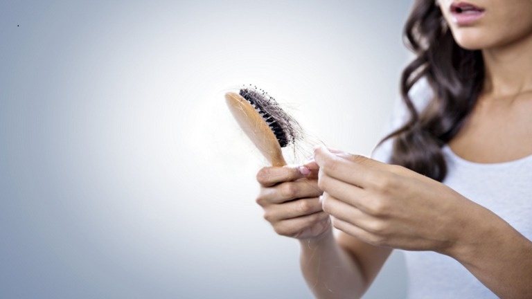 أفضل 4 علاجات طبيعية لعلاج تساقط الشعر