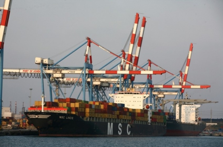 حملة أمريكية لمنع سفينة اسرائيلية لتفريغ حمولتها في ميناء اليزابيث