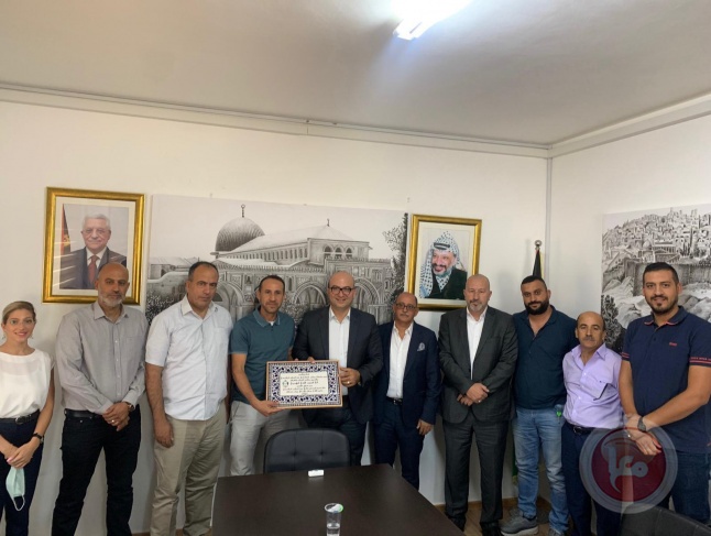 ادارة نادي جبل المكبر تجتمع بوزير القدس الهدمي