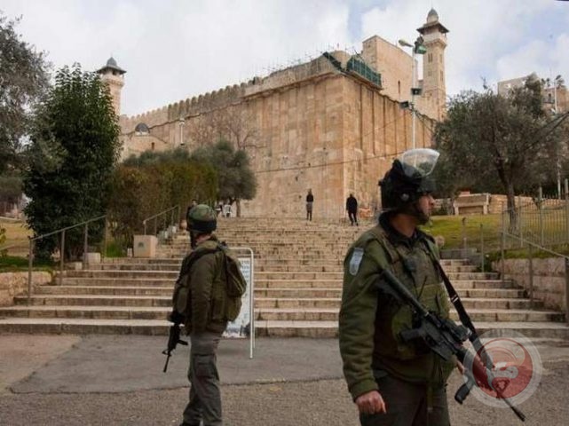 The occupation closes the Ibrahimi Mosque under the pretext of Jewish holidays