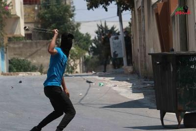 اصابات بالاختناق خلال قمع جيش الاحتلال لمسيرة كفر قدوم الاسبوعية
