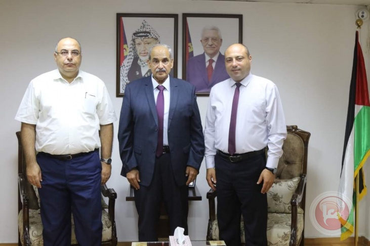 غزة: وزير الأشغال يستقبل وفدا من جامعة الاسراء