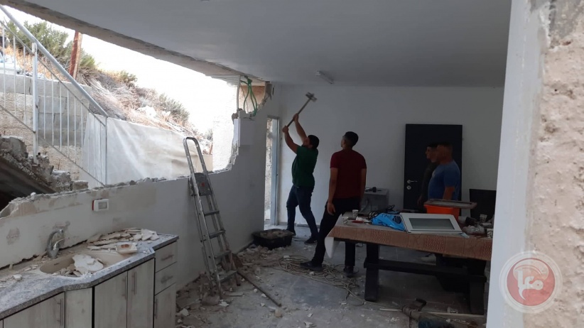 بقرار من بلدية الاحتلال- عائلة أبو هدوان تهدم منزلها بيدها في سلوان