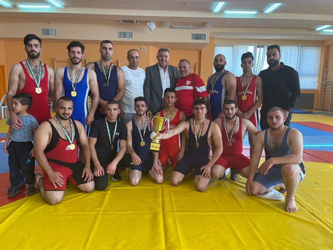 مصارعو نادي طارق بن زياد يُتوجون بالذهب ويتسيدون بطولة فلسطين للمصارعة
