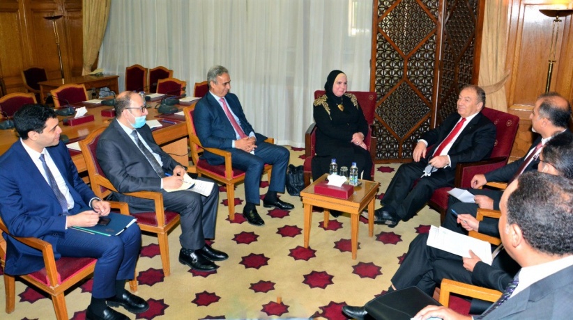 فلسطين ومصر تتفقان على آليات لتطوير التعاون الاقتصادي والتجاري