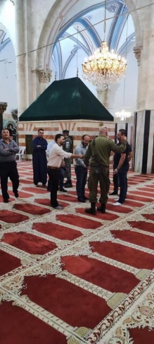 الأوقاف: قوات الاحتلال تقتحم وتغلق المسجد الابراهيمي الشريف