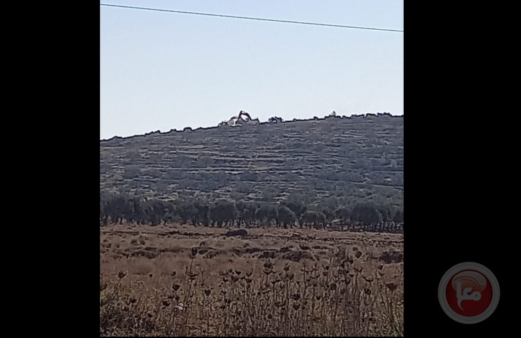 مستوطنون يشرعون بأعمال تجريف جنوب نابلس