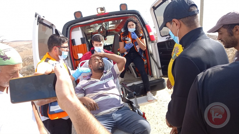 فيديو- نجاة مواطن من محاولة قتل جنوب الخليل بعد اعتداء المستوطنين عليه