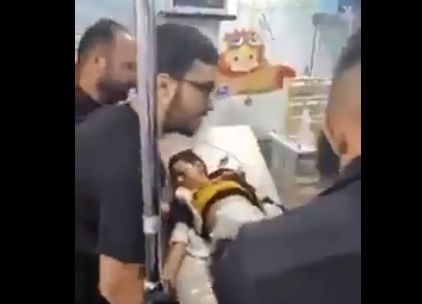 إصابة طفل بجروح خطيرة برصاص الاحتلال في مخيم العروب (فيديو)