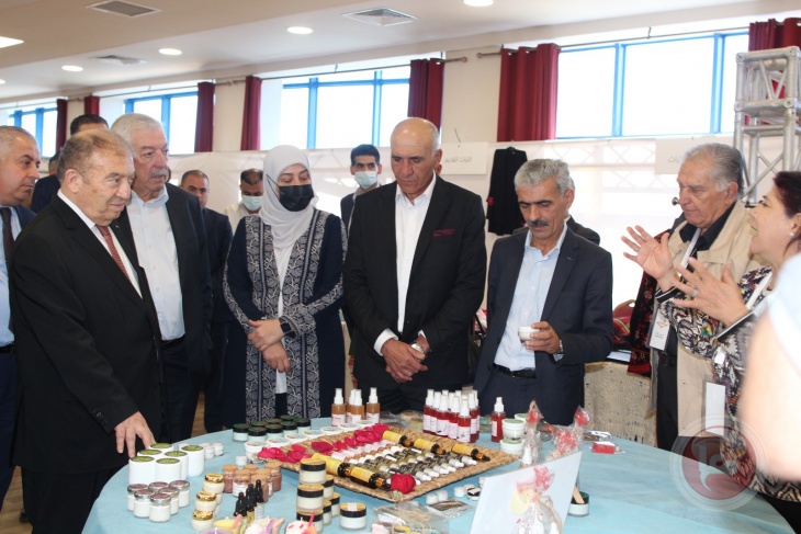 وزير الاقتصاد يفتتح معرض الصناعات الوطنية
