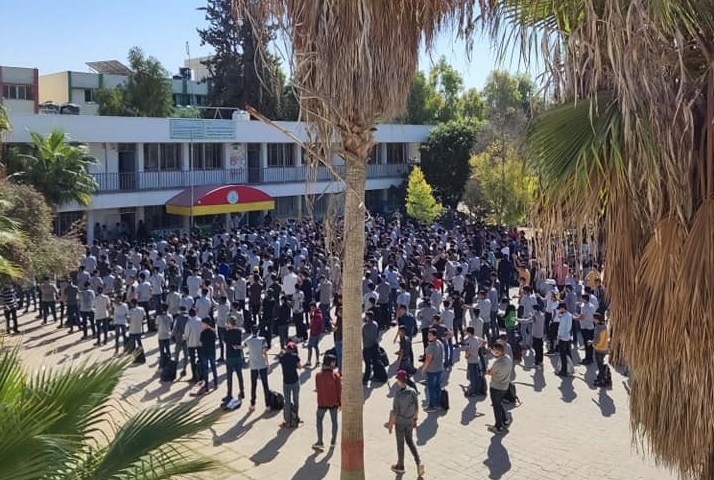 التعليم بغزة تشجب اعتداء طلاب وأولياء أمور على مدرسة بالوسطى