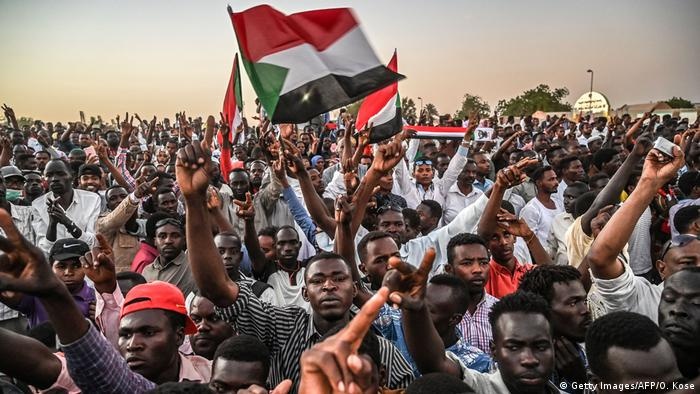 السودان: مقتل خمسة متظاهرين برصاص الجيش في الخرطوم