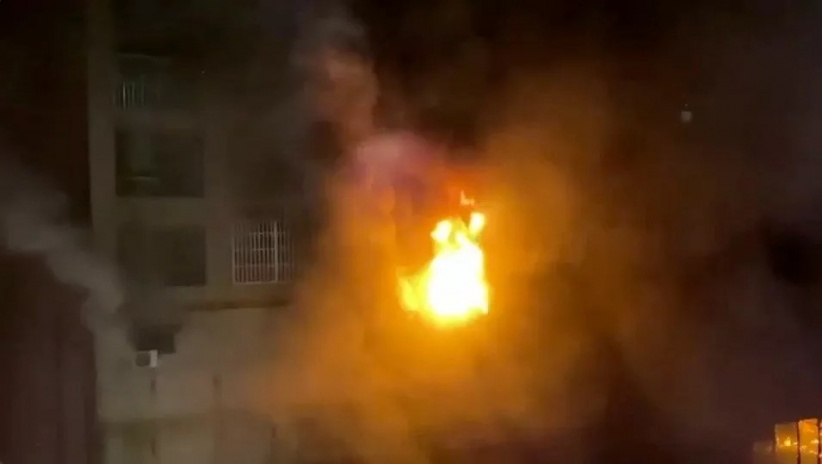 فيديو.. كرات النار تتساقط من مستشفى مصري إثر حريق هائل