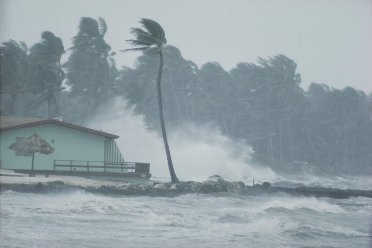62 قتيلا في فلوريدا وكارولاينا الشمالية جراء الإعصار إيان