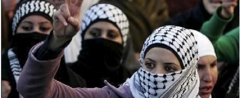 المرأة.. دور بارز في الثورة الفلسطينية