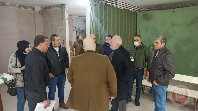 العلاقات العامة للأجهزة تزور مستشفى أبو الحسن والمحتسب