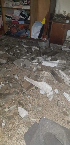 غزة: نجاة عائلة بعد سقوط سقف منزلها بفعل ثأتير المنخفض