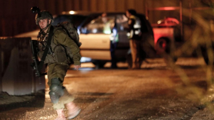 Shooting towards a foot force of the occupation army south of Hebron