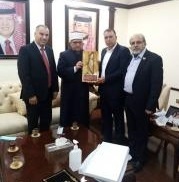 وزير الأوقاف يبحث مع وزير الداخلية الأردني ترتيبات سفر معتمري فلسطين